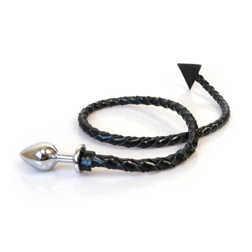 На фото зображено металевий анальний затор L диявольським хвостом Art of Sex - Succubus, екокожа, чорна на білому тлі