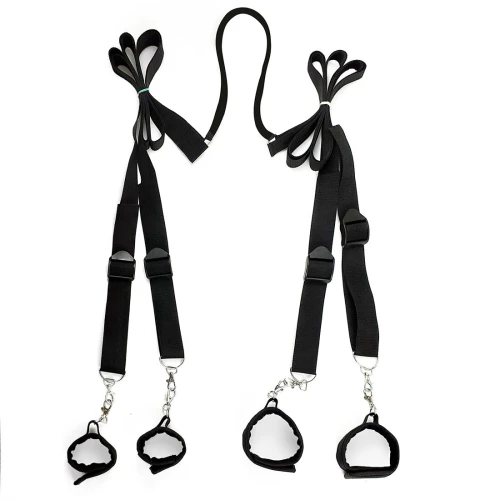 На фото зображено чорну розтяжку на ліжко Art of Sex No pain - No game унісекс на білому тлі