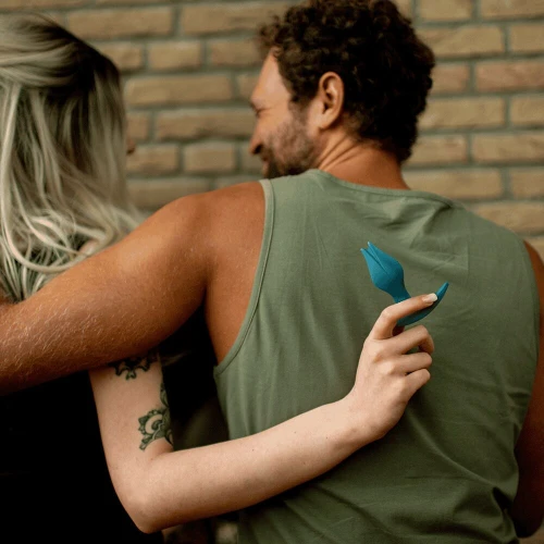 На фото пробка Fun Factory BOOTIE FEM Bottle Green, в виде бутона, диаметр 2,9 см, тонкий ограничитель