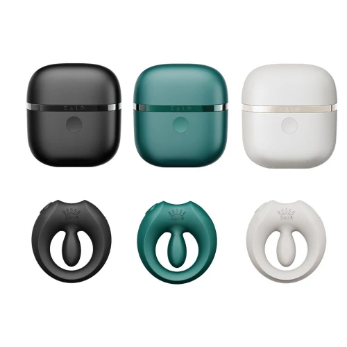 На фото ерекційне смарт-віброкільце Zalo Apis Ivory White, до 4 годин роботи, зарядний кейс 