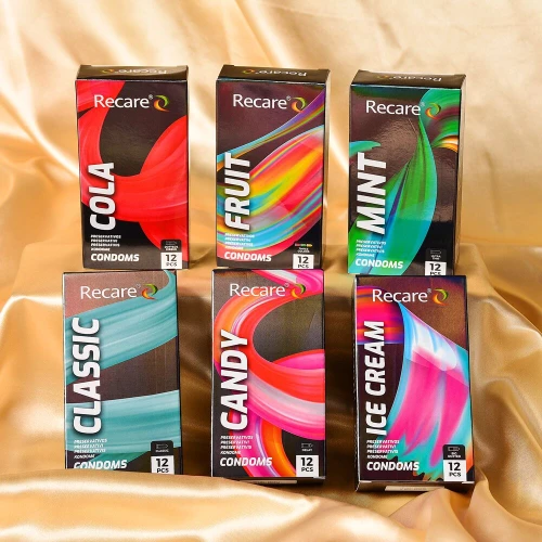 На фото презервативи Holographic Recare Classic Condoms 12 шт, класичні  