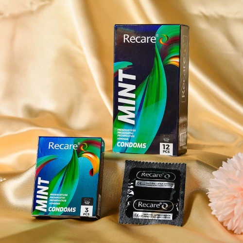 На фото презервативы Holographic Recare Ultra Thin Mint Condoms 12шт, ультратонкие, аромат: мята