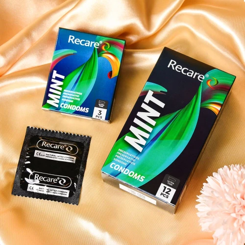 На фото презервативы Holographic Recare Ultra Thin Mint Condoms 12шт, ультратонкие, аромат: мята