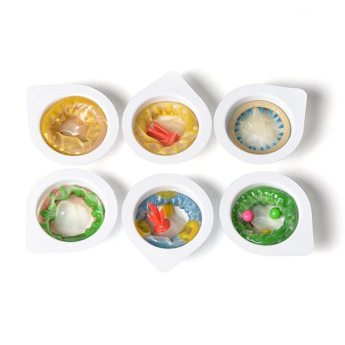 На фото насадка на член Recare Spike Condom Blue (презерватив с шипами)