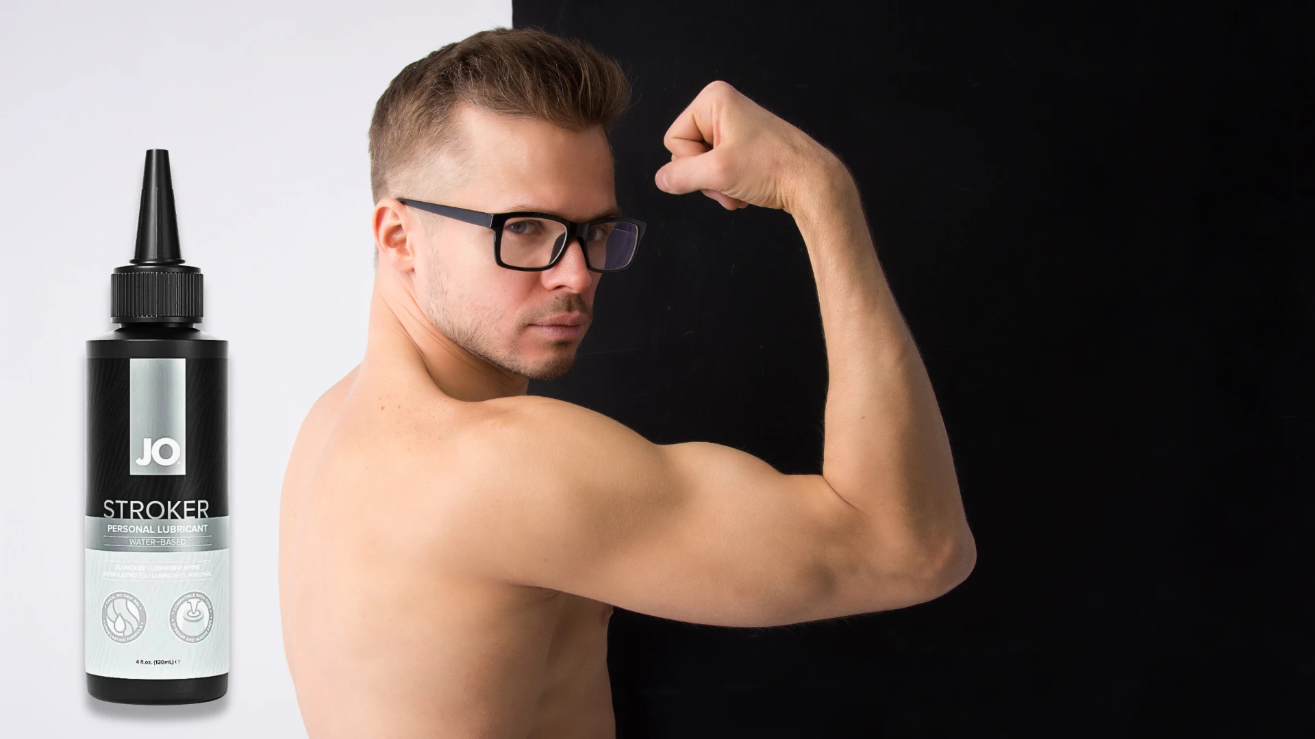 на фото изображен лубрикант Jo Strocker для мастурбации и мужчина на заднем фоне