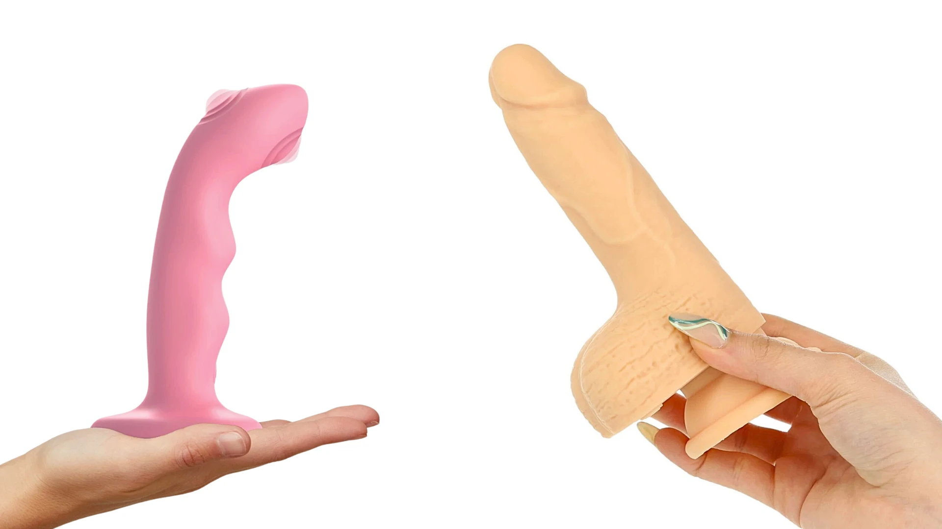 в жіночих руках рожевий фаллоімітатор з вібрацією та реалістичний тілесний фаллос з вібрацією