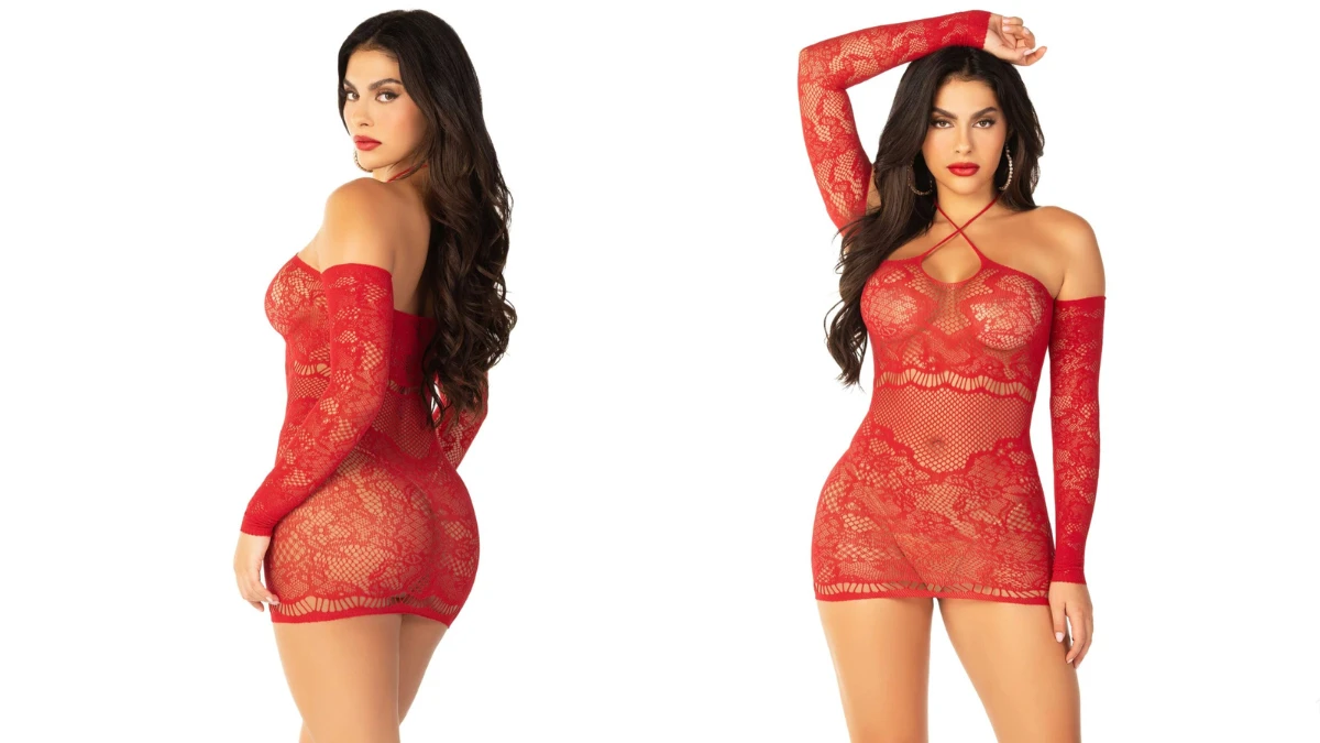 красное короткое эротическое прозрачное платье сетка на девушке спереди и сзади