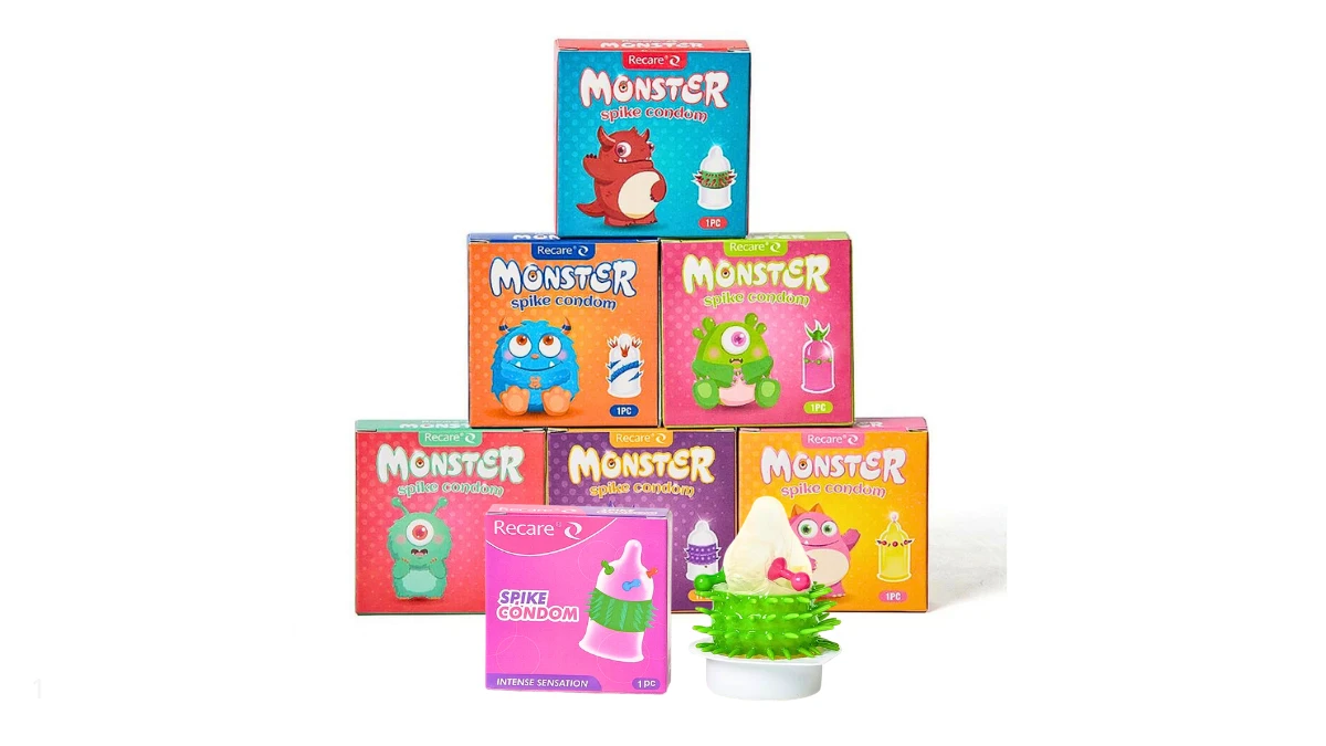 презервативи з вусиками та шипами бренду Recare Monster в коробках